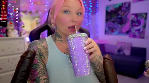 Snapshot of blackedbarbie chatting on February 5, 6:48 pm Alice online show from February 5, 6:48 pm