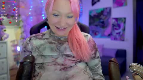 Snapshot of blackedbarbie chatting on February 13, 10:33 pm Alice online show from February 13, 10:33 pm