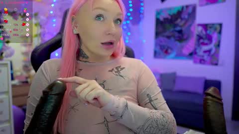 Snapshot of blackedbarbie chatting on February 23, 6:56 pm Alice online show from February 23, 6:56 pm