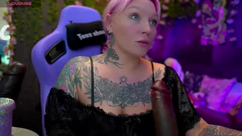 Snapshot of blackedbarbie chatting on September 17, 7:04 pm Alice online show from September 17, 7:04 pm