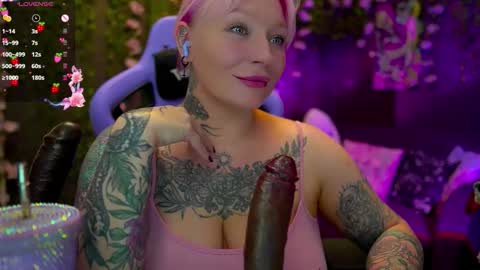 Snapshot of blackedbarbie chatting on September 19, 2:40 pm Alice online show from September 19, 2:40 pm