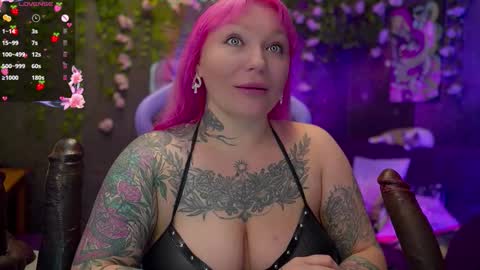 Snapshot of blackedbarbie chatting on November 5, 8:09 pm Alice online show from November 5, 8:09 pm