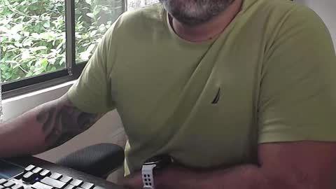 Snapshot of blackfirebird chatting on December 17, 6:47 pm blackfirebird online show from December 17, 6:47 pm