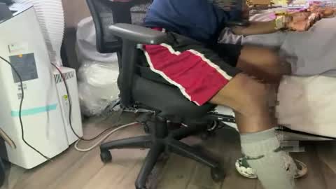 Snapshot of blackjag107 chatting on June 18, 10:36 pm blackjag107 online show from June 18, 10:36 pm