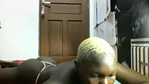 Snapshot of blackmarvel02 chatting on December 15, 8:29 am blackmarvel02 online show from December 15, 8:29 am