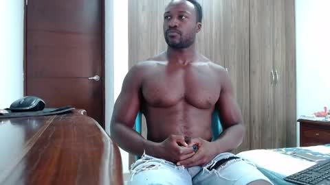 Twtter 1MikeBeckford            Onlyfns beckfordmike online show from May 19, 8:04 pm