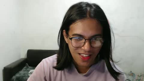 Ellez online show from December 5, 7:06 pm