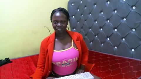 Snapshot of blackquin24 chatting on December 6, 8:05 am Brenda and Niffa online show from December 6, 8:05 am