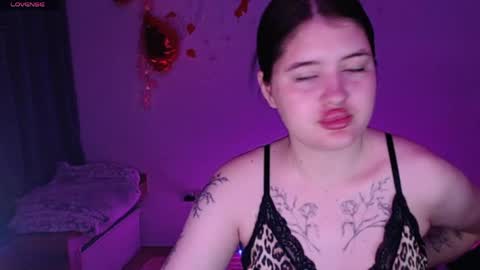 Snapshot of blackroseonee chatting on May 10, 9:53 pm blackroseonee online show from May 10, 9:53 pm