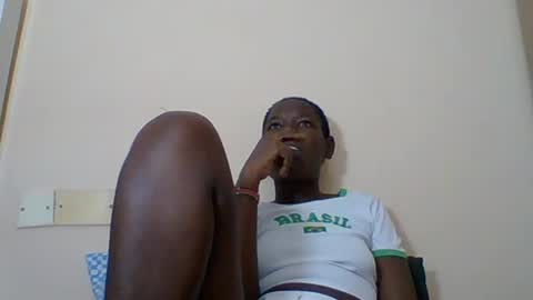 Snapshot of blacksexygal chatting on June 27, 6:46 pm SARAH online show from June 27, 6:46 pm