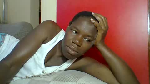 Snapshot of blacksexygal chatting on June 29, 10:15 am SARAH online show from June 29, 10:15 am