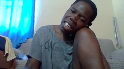 Snapshot of blacksexygal chatting on July 7, 9:46 am SARAH online show from July 7, 9:46 am