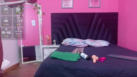 Tifffany bllom online show from February 18, 3:13 am