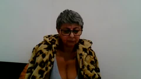 Snapshot of blackwidow05 chatting on December 8, 2:09 pm Black Widow online show from December 8, 2:09 pm