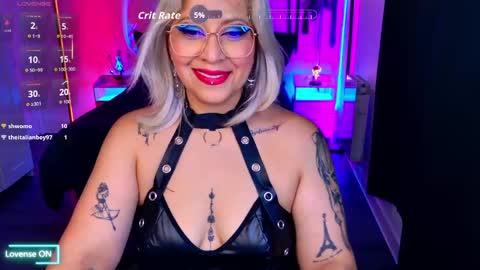 Snapshot of blackwidowj chatting on May 23, 1:15 pm Johana S online show from May 23, 1:15 pm
