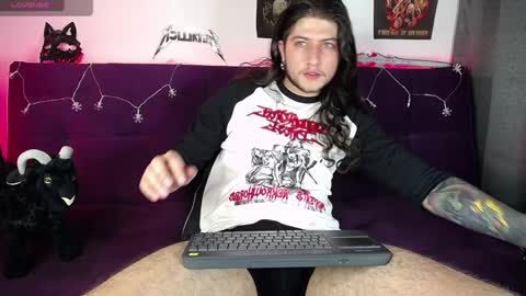 Snapshot of blackwolf_6 chatting on December 18, 10:24 pm Dave online show from December 18, 10:24 pm