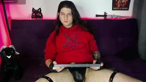 Snapshot of blackwolf_6 chatting on January 17, 4:49 am Dave online show from January 17, 4:49 am