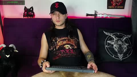 Snapshot of blackwolf_6 chatting on January 30, 2:27 am Dave online show from January 30, 2:27 am