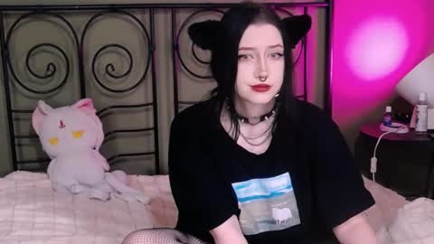 Snapshot of blacky_tea chatting on October 17, 10:12 pm blacky_tea online show from October 17, 10:12 pm
