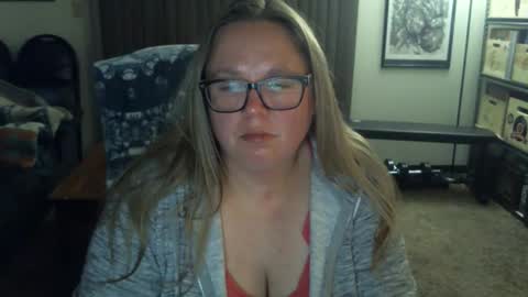 bladesizzo3111 online show from May 18, 6:30 am