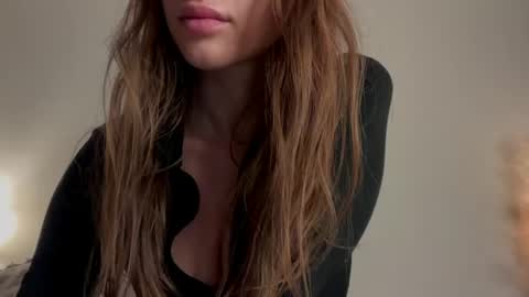 Snapshot of blair_foxxxy chatting on June 16, 4:37 am Blair online show from June 16, 4:37 am