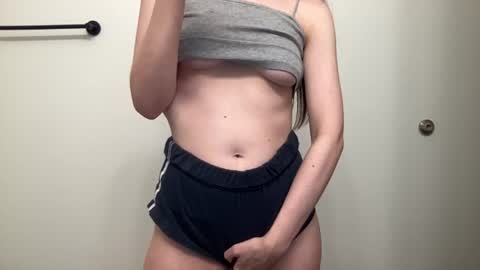 Snapshot of blairbabexxx chatting on July 9, 2:04 am blairbaby online show from July 9, 2:04 am