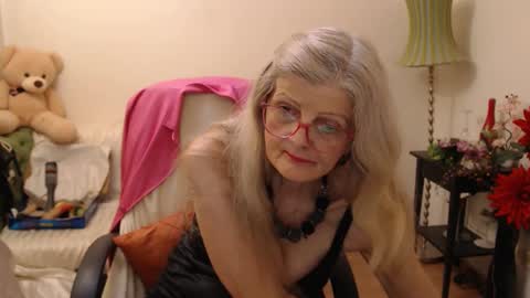 Snapshot of blairfort chatting on January 29, 8:40 am blairfort online show from January 29, 8:40 am