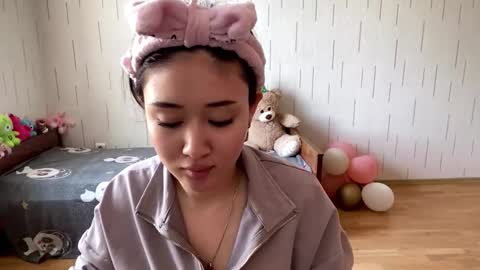 Mila online show from March 22, 6:39 am