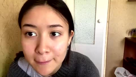 Snapshot of blairstassen chatting on May 9, 5:56 am Mila online show from May 9, 5:56 am