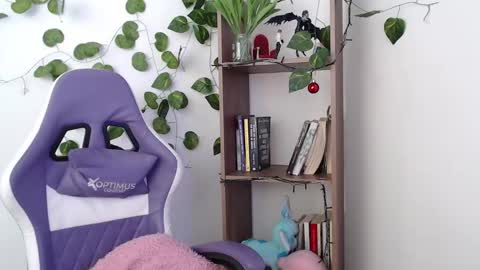   online show from February 19, 4:11 pm