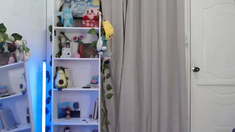   online show from March 17, 1:47 pm