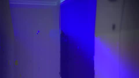 Snapshot of blake_strong chatting on January 13, 10:42 am blake_strong online show from January 13, 10:42 am