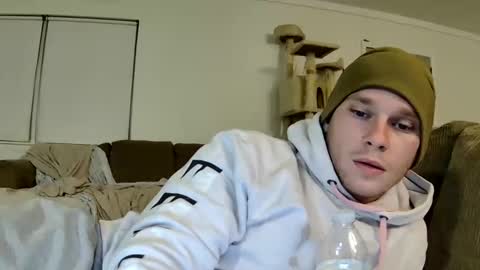 Snapshot of blakeandskylar chatting on December 2, 11:07 pm BlakeAndSkylar online show from December 2, 11:07 pm