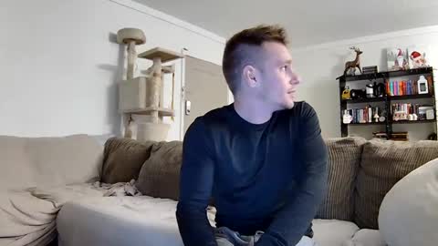 Snapshot of blakeandskylar chatting on December 5, 4:20 am BlakeAndSkylar online show from December 5, 4:20 am