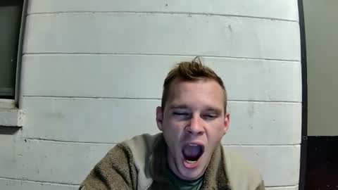 Snapshot of blakeandskylar chatting on December 15, 6:51 am BlakeAndSkylar online show from December 15, 6:51 am