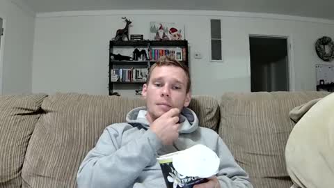 Snapshot of blakeandskylar chatting on December 21, 3:47 am BlakeAndSkylar online show from December 21, 3:47 am