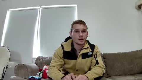 Snapshot of blakeandskylar chatting on December 23, 6:27 pm BlakeAndSkylar online show from December 23, 6:27 pm