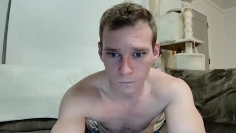 Snapshot of blakeandskylar chatting on December 28, 12:47 am BlakeAndSkylar online show from December 28, 12:47 am