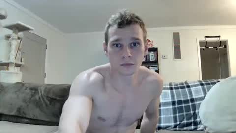 Snapshot of blakeandskylar chatting on December 28, 3:47 am BlakeAndSkylar online show from December 28, 3:47 am