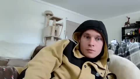 Snapshot of blakeandskylar chatting on January 1, 5:11 pm BlakeAndSkylar online show from January 1, 5:11 pm