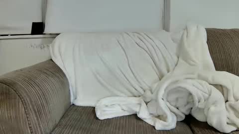 Snapshot of blakeandskylar chatting on January 4, 5:27 am BlakeAndSkylar online show from January 4, 5:27 am