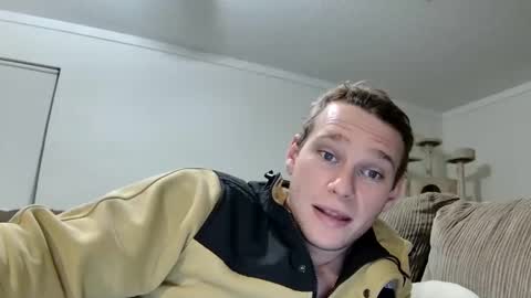 Snapshot of blakeandskylar chatting on January 22, 11:10 pm BlakeAndSkylar online show from January 22, 11:10 pm