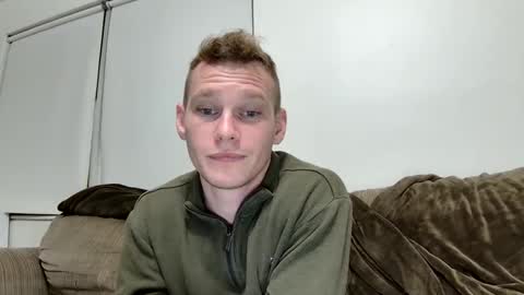 Snapshot of blakeandskylar chatting on March 7, 6:24 am BlakeAndSkylar online show from March 7, 6:24 am