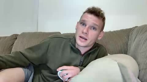 Snapshot of blakeandskylar chatting on March 8, 5:38 am BlakeAndSkylar online show from March 8, 5:38 am