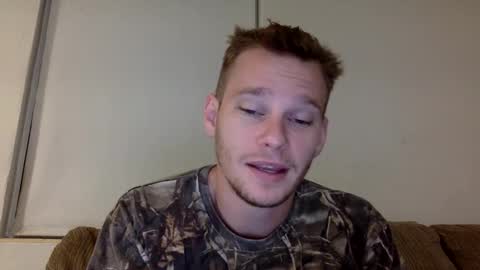 Snapshot of blakeandskylar chatting on September 11, 7:08 am BlakeAndSkylar online show from September 11, 7:08 am