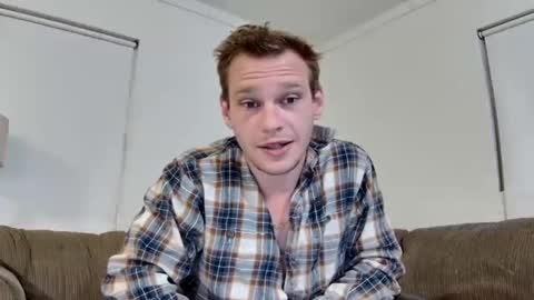 Snapshot of blakeandskylar chatting on October 27, 4:16 am BlakeAndSkylar online show from October 27, 4:16 am