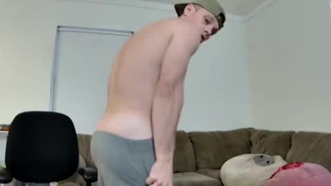 Snapshot of blakeandskylar chatting on November 24, 9:47 pm BlakeAndSkylar online show from November 24, 9:47 pm