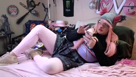 Snapshot of blakelytgirl chatting on January 28, 10:23 am Blakely Morningstar online show from January 28, 10:23 am