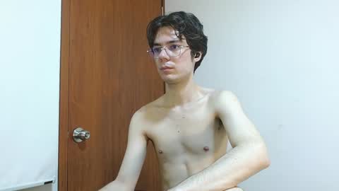 Snapshot of blakeshatter chatting on December 21, 6:02 pm blakeshatter online show from December 21, 6:02 pm