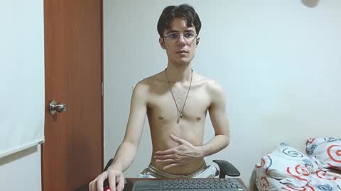 Snapshot of blakeshatter chatting on January 12, 12:18 am blakeshatter online show from January 12, 12:18 am